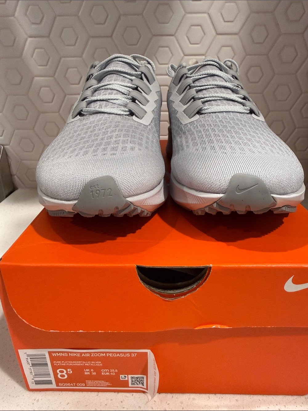 Nike Women's Air Zoom Pegasus 37 Light Gray Running Shoes - Picture 2 of 8
